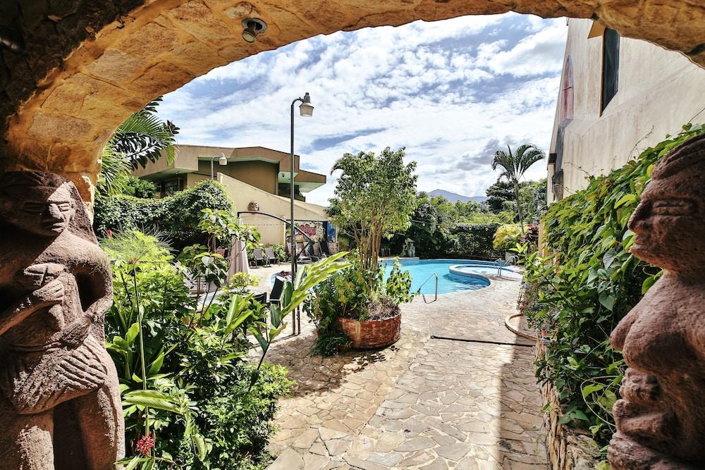 Hotel Adventure 4*